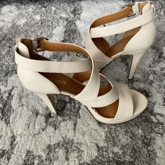Nine West Size 6 Strappy Heels - Picture 2 of 5